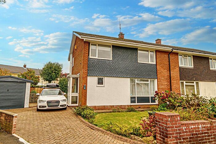 3 Bedroom Semi-Detached House For Sale In Hafod Close, Ponthir, NP18