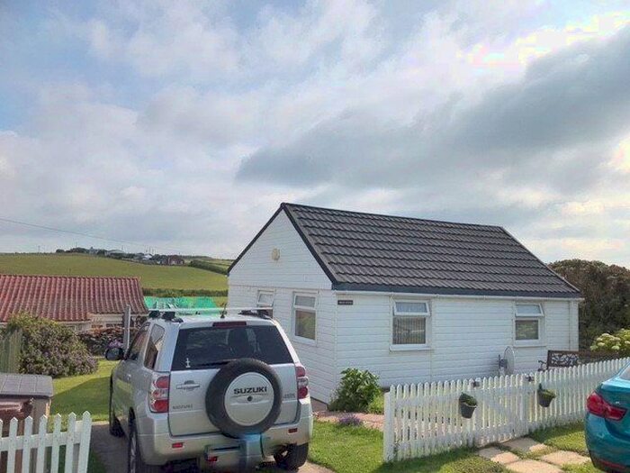 2 Bedroom Chalet For Sale In Freathy, Millbrook, Torpoint., PL10