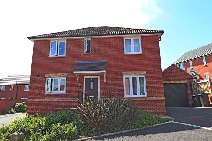 4 Bedroom Detached House For Sale In Portfields Road, Marlborough, SN8