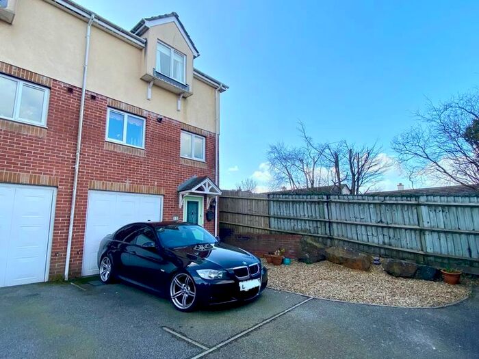 3 Bedroom End Of Terrace House To Rent In Luxmoore Way, Okehampton, EX20