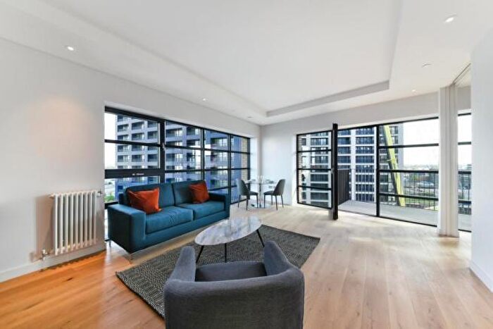 2 Bedroom Flat To Rent In Modena House, Lyell Street, London, E14