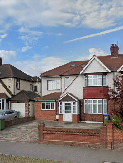 5 Bedroom Semi-Detached House To Rent In Sidcup Road, London, SE12