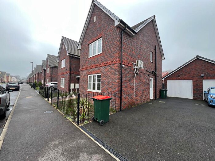 3 Bedroom House To Rent In Forge Wood, RH10