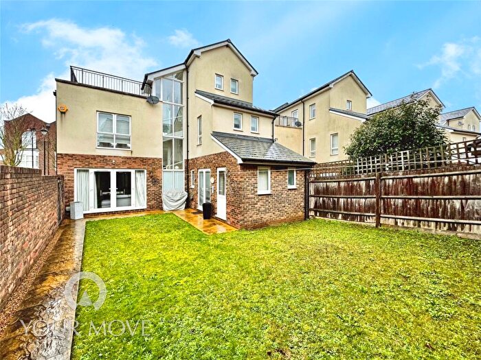 4 Bedroom Detached House For Sale In Liverymen Walk, Greenhithe, Kent, DA9