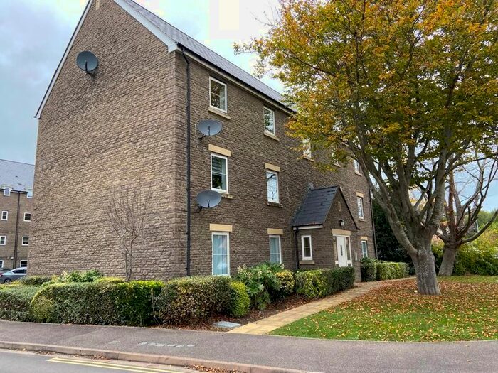 2 Bedroom Flat To Rent In Station Road, Norton Fitzwarren, Taunton TA2