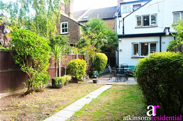 2 Bedroom Apartment For Sale In St. Andrews Road, Enfield, Middlesex, EN1