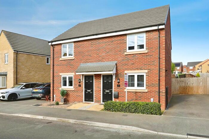2 Bedroom Semi-Detached House For Sale In Stonecroft, Hodthorpe, Worksop, S80