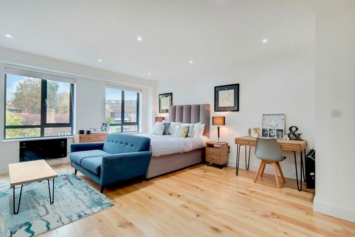 Studio To Rent In Stocks House, North Street, Leatherhead, Surrey, KT22