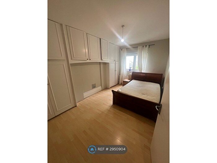 1 Bedroom Flat To Rent In Palmerston Crescent, London, N13
