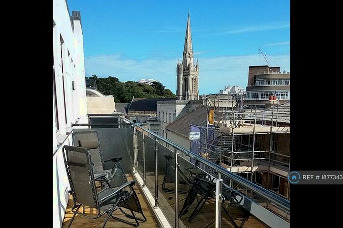 2 Bedroom Flat To Rent In Yelverton Road, Bournemouth, BH1