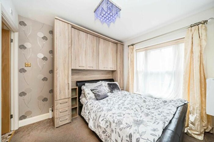 1 Bedroom Flat To Rent In Randolph Gardens, Maida Vale, NW6