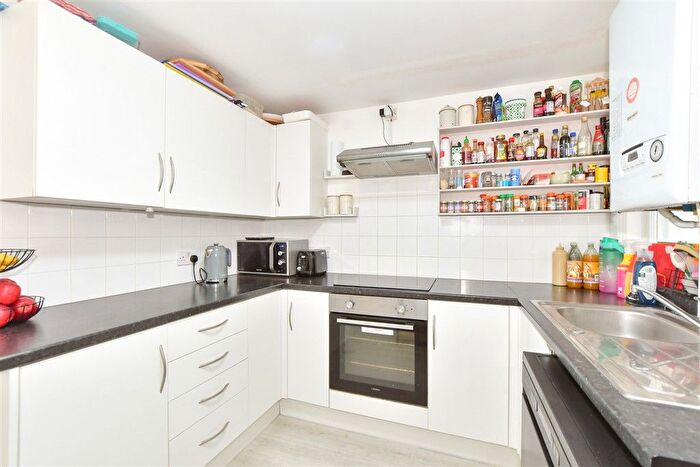 2 Bedroom Flat For Sale In Augusta Gardens, Folkestone, Kent, CT20