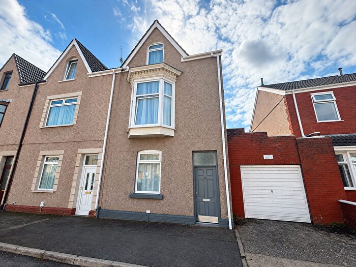 4 Bedroom End Terrace House For Sale In Port Tennant Road, Port Tennant, Swansea, SA1