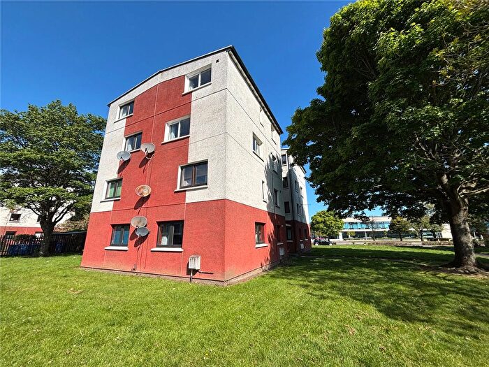 2 Bedroom Flat For Sale In Midthorn Crescent, Falkirk, Stirlingshire, FK2