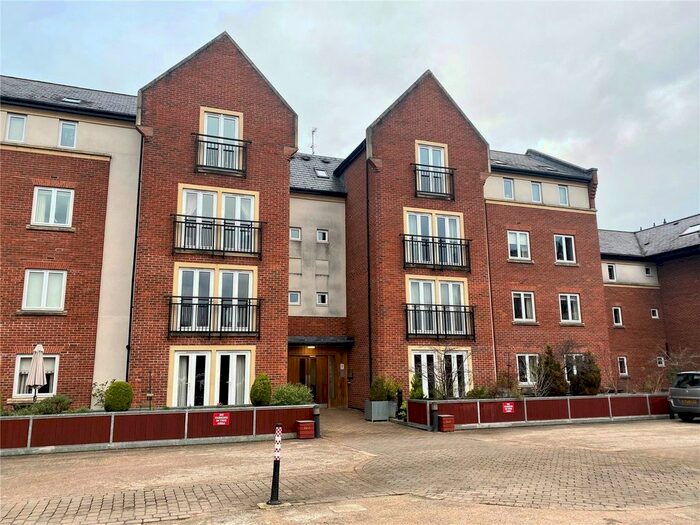 2 Bedroom Flat To Rent In Gilbert Scott Court, Whielden Street, Old Amersham, Buckinghamshire HP7