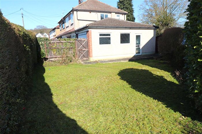 4 Bedroom Semi-Detached House For Sale In The Meadow Way, Billericay, Essex, CM11
