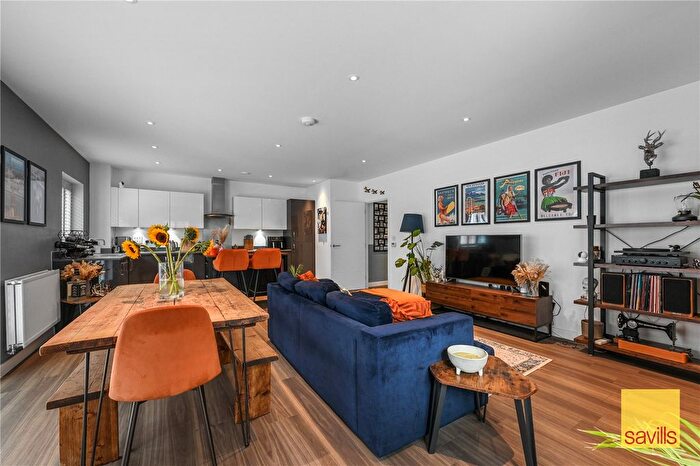 2 Bedroom Flat For Sale In Augustine Court, Brumwell Avenue, Woolwich, London, SE18