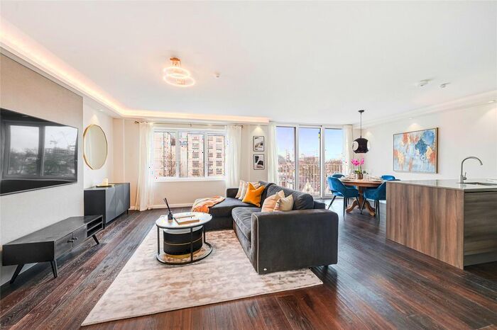 3 Bedroom Flat To Rent In St. Mary Abbots Terrace, London, W14