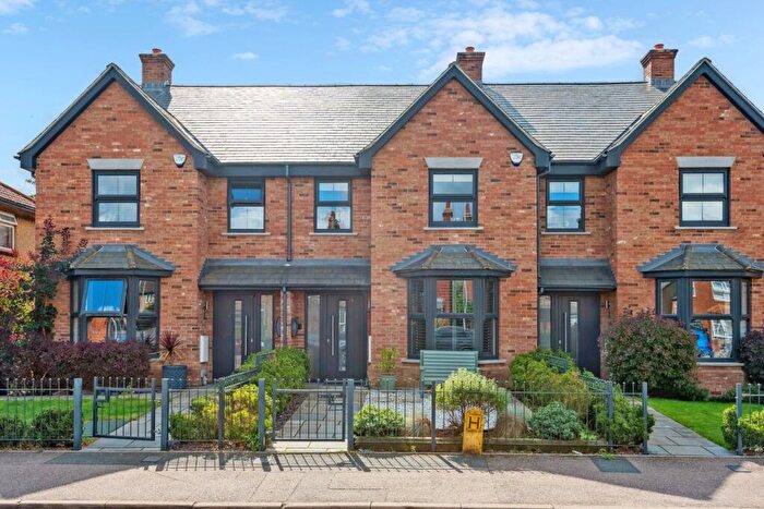 3 Bedroom Terraced House For Sale In Bearton Road, Hitchin, SG5