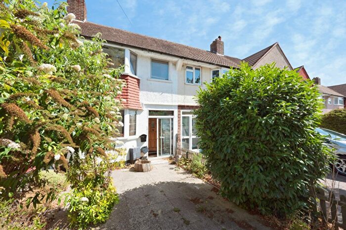 3 Bedroom Terraced House For Sale In Kingshill Avenue, Worcester Park, Surrey, KT4