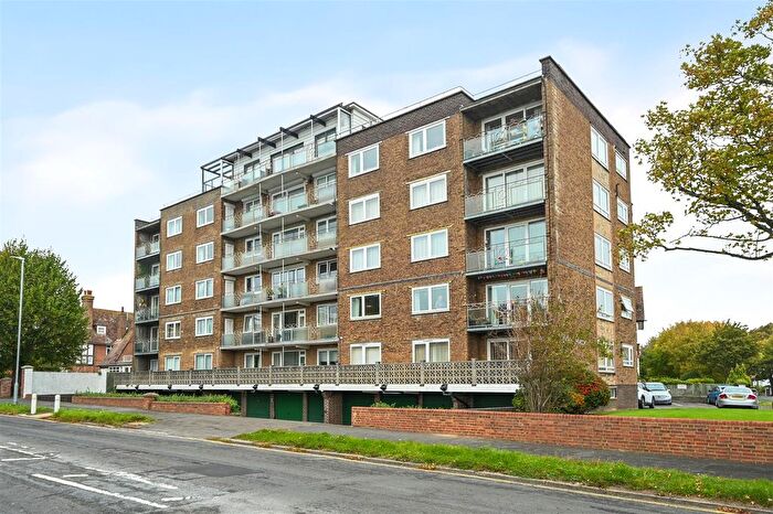 2 Bedroom Flat For Sale In Sutherland Avenue, Bexhill-On-Sea, TN39