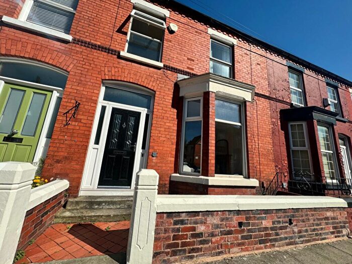 3 Bedroom House To Rent In Crawford Avenue, L18