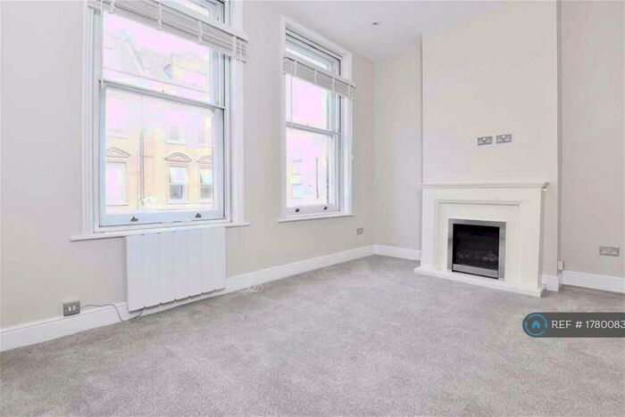 1 Bedroom Flat To Rent In Bedford Hill, London, SW12