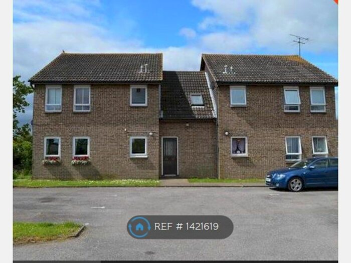 Studio To Rent In Egremont Gardens, Slough, SL1