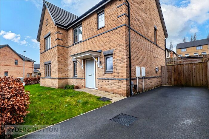 3 Bedroom Semi Detached House For Sale In Turnstone Way, Crosland Moor, Huddersfield, HD4