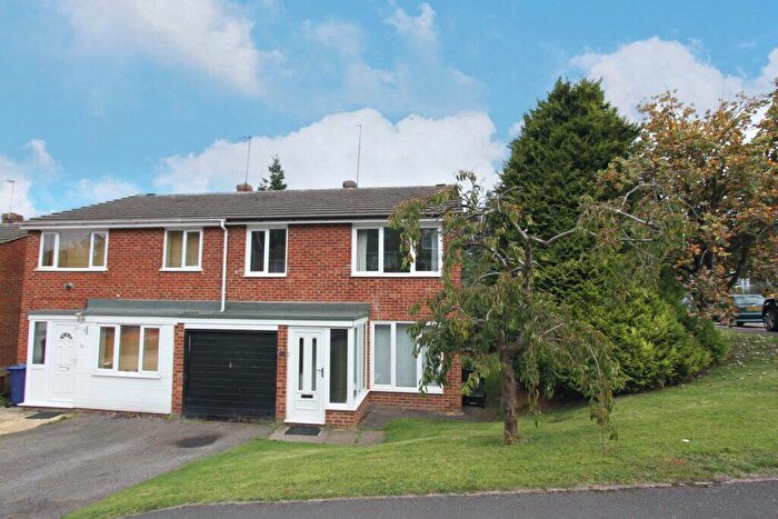 3 Bedroom Semi-Detached House To Rent In Valley Road, Banbury, Oxon, OX16