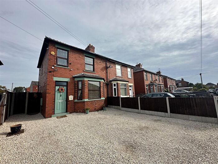 2 Bedroom Semi-detached House For Sale In Flora Street, Ashton-In-Makerfield, Wigan, WN4