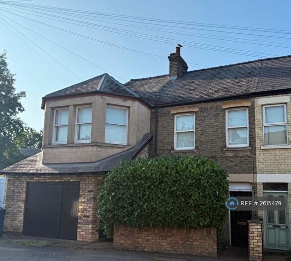 4 Bedroom Semi-Detached House To Rent In Victoria Road, Cambridge, CB4