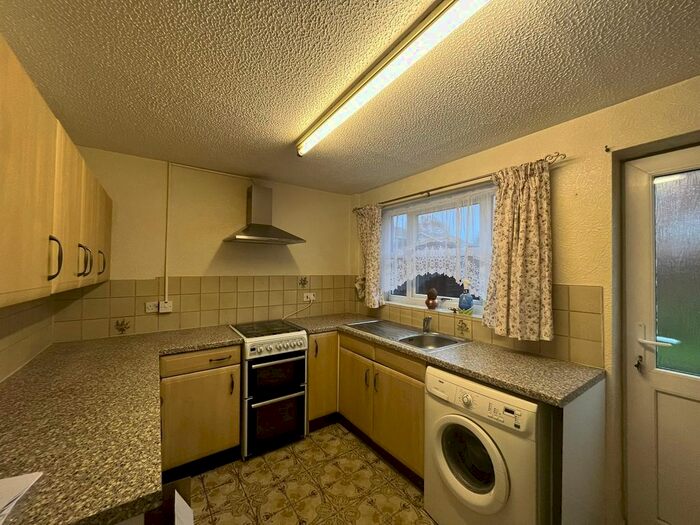 3 Bedroom Property To Rent In Garratt Close, Oldbury, B68
