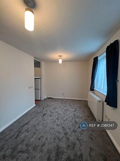 Studio To Rent In Kings Heath, Birmingham, B14