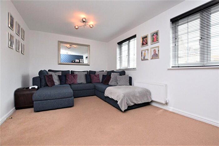 4 Bedroom Town House To Rent In Castle Lodge Gardens, Rothwell, Leeds, LS26