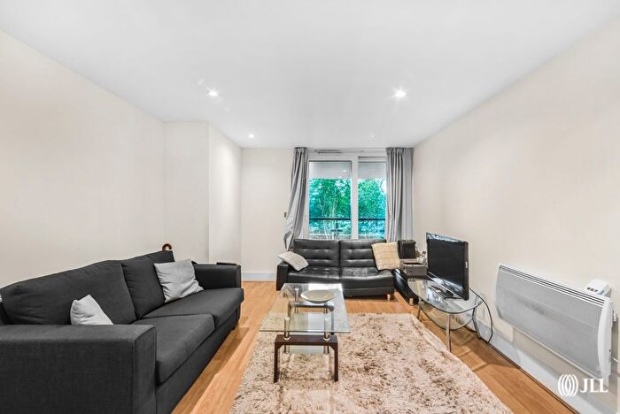 2 Bedroom Flat To Rent In St. George Wharf, London, SW8