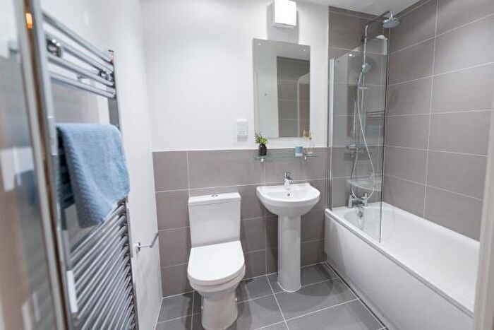 2 Bedroom Apartment To Rent In St. Johns Road, Leeds, West Yorkshire, LS3
