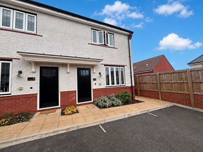 2 Bedroom House To Rent In Barns Close, Westclyst, EX1