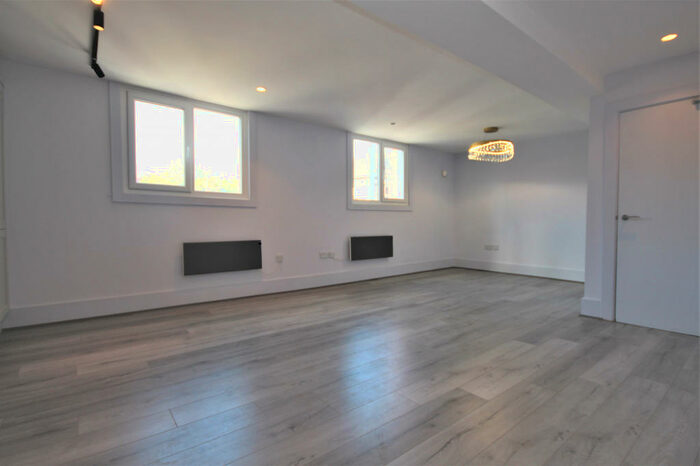 2 Bedroom Apartment To Rent In Lower Hillgate, Stockport, SK1