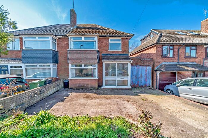 3 Bedroom Semi-Detached House For Sale In St. Marks Road, Brownhills, Walsall, WS8