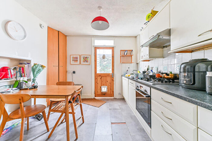 2 Bedroom Maisonette For Sale In Claremont Villas, South Croydon, CR2
