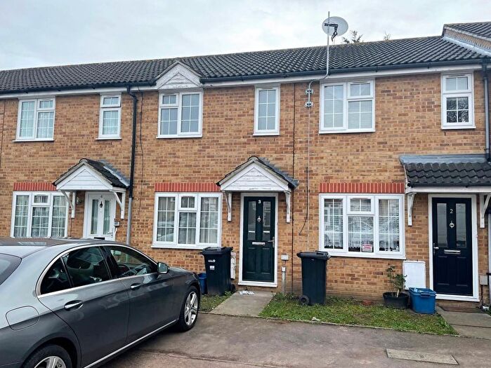 2 Bedroom Property To Rent In Durham Place, Ilford, IG1