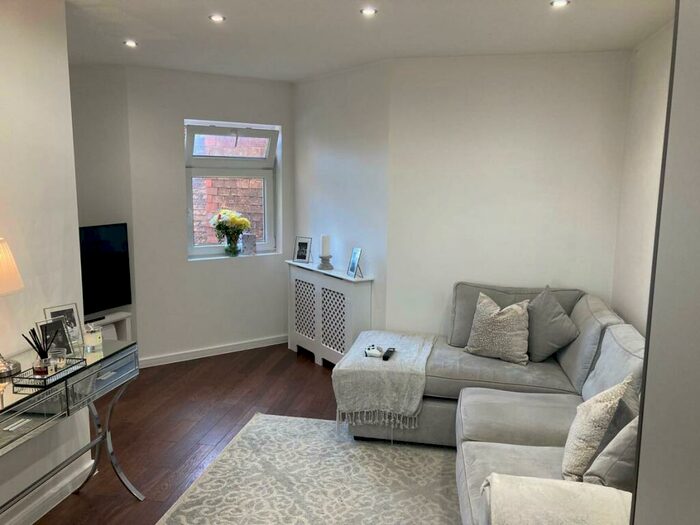 1 Bedroom Flat To Rent In London Road, Benfleet, SS7