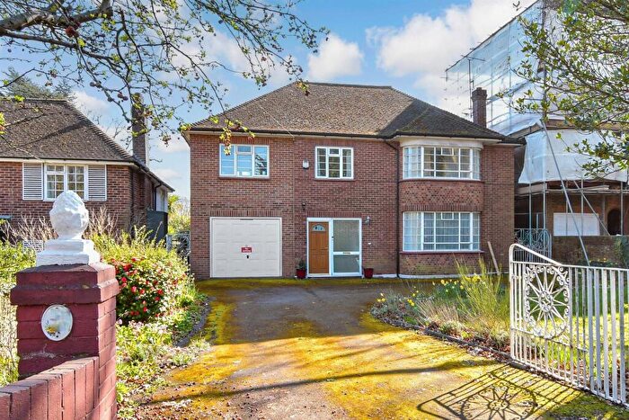 5 Bedroom Detached House For Sale In Maidstone Road, Chatham, Kent, ME4