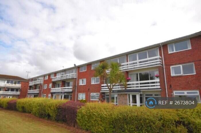 2 Bedroom Flat To Rent In Dee View Court, Neston, CH64
