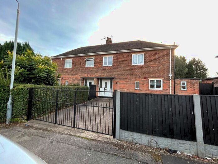 3 Bedroom Semi-Detached House To Rent In Laughton Crescent, Hucknall, Nottingham, Nottinghamshire, NG15