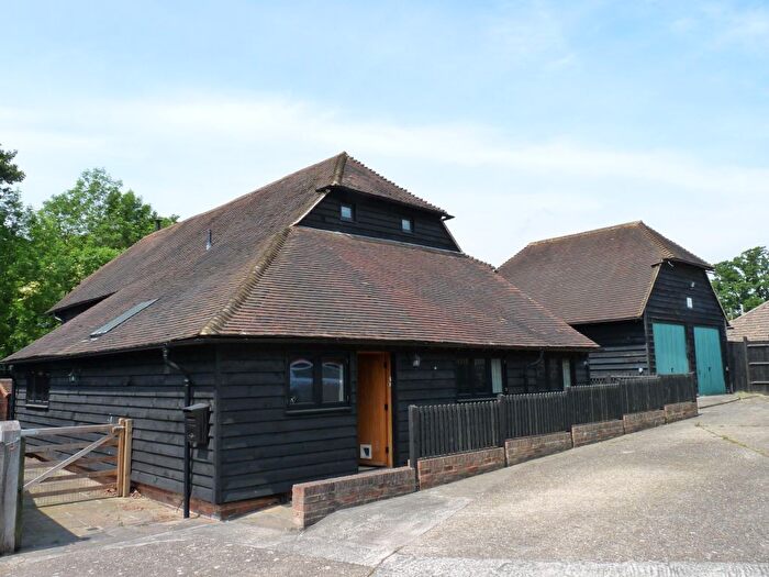 4 Bedroom Barn Conversion To Rent In Hartfield Road, Edenbridge, TN8