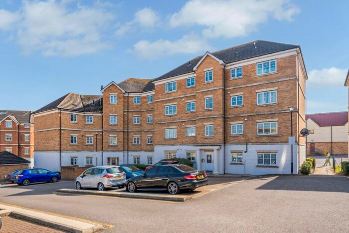2 Bedroom Flat To Rent In Symphony Close, Edgware, HA8