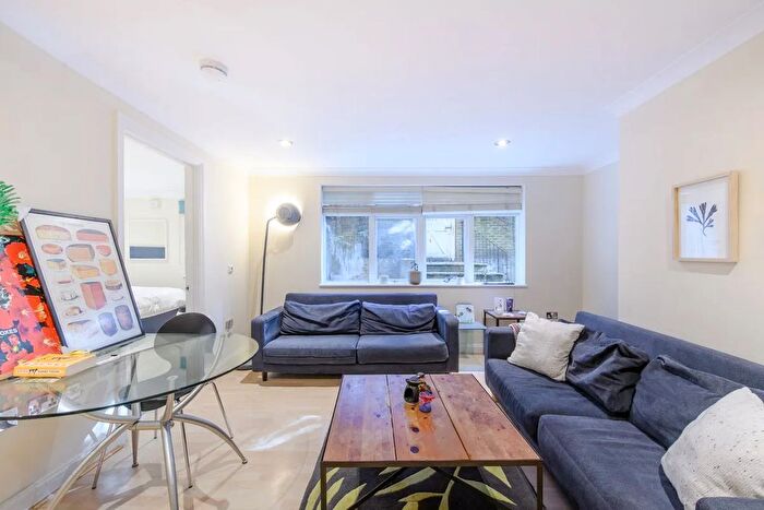 1 Bedroom Flat To Rent In Kew Gardens Road, Kew, TW9