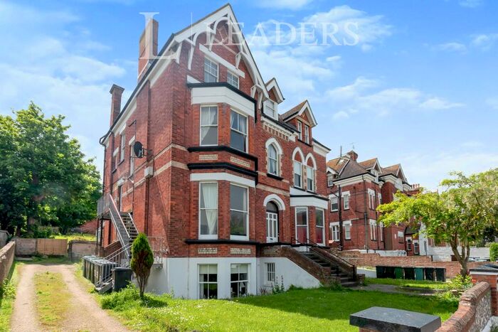 2 Bedroom Flat To Rent In Silverdale Road, Eastbourne, BN20